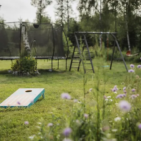 Lakamajutus, Telkimisala Ja Saunakompleks Ollekoeoegis Pihtla
